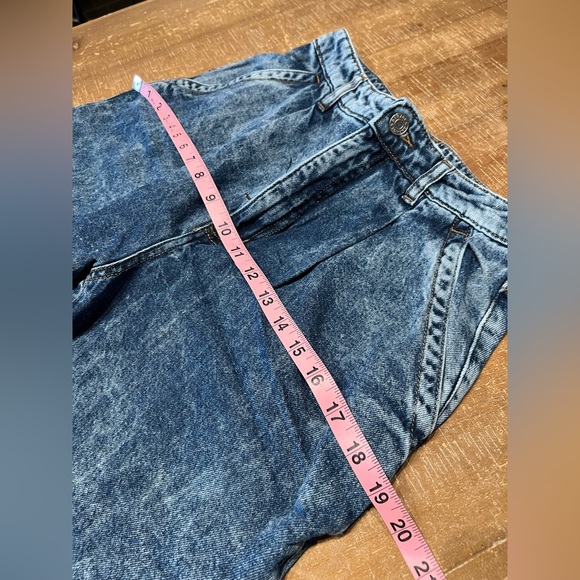 🩵 Garage Acid Wash Mom Jeans - Picture 11 of 12